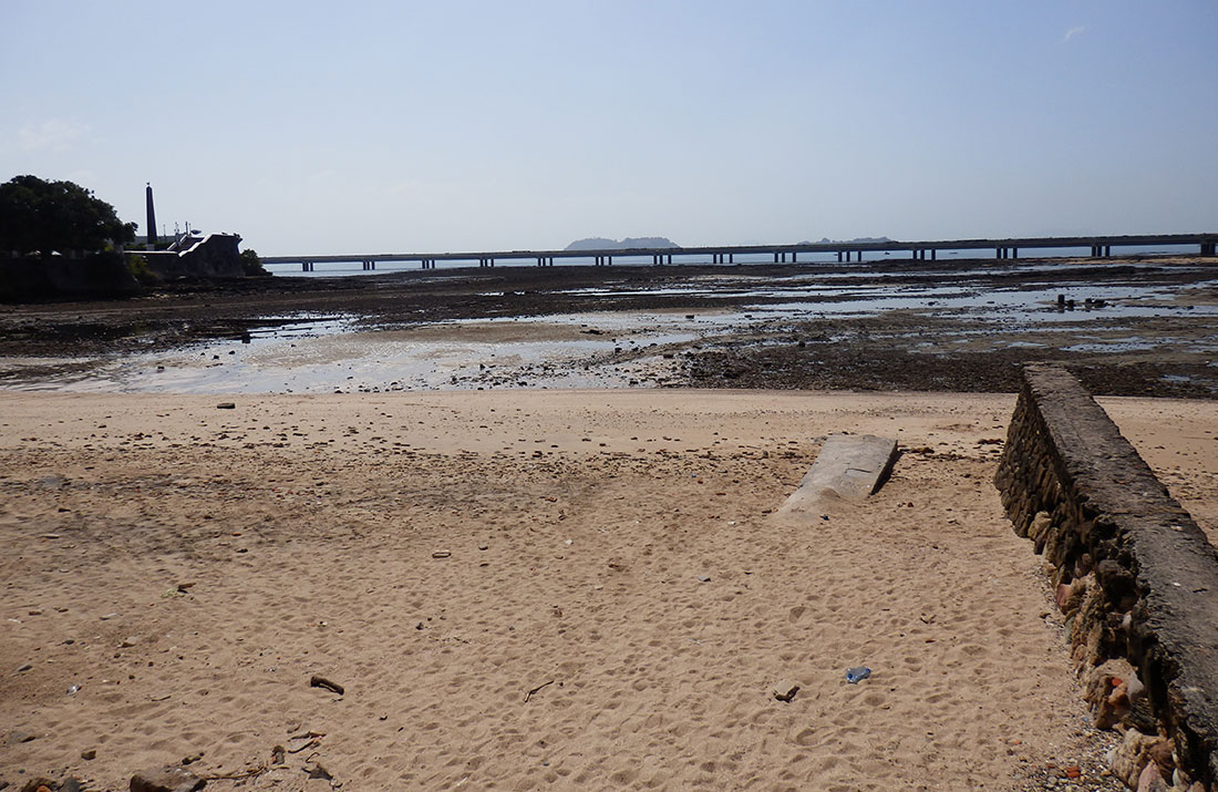 Casco Viejo beach