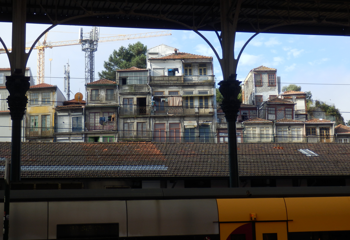 Porto train station